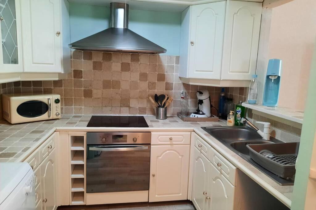 Le Liberte Apartment Aubenas Bagian luar foto