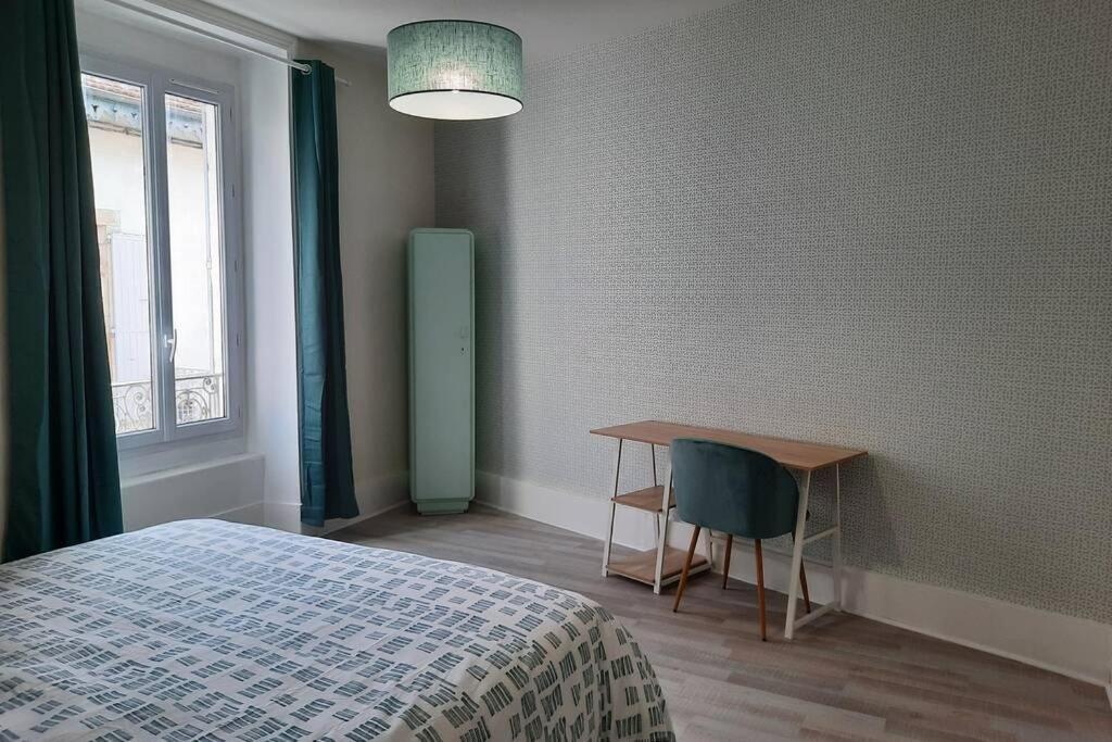 Le Liberte Apartment Aubenas Bagian luar foto