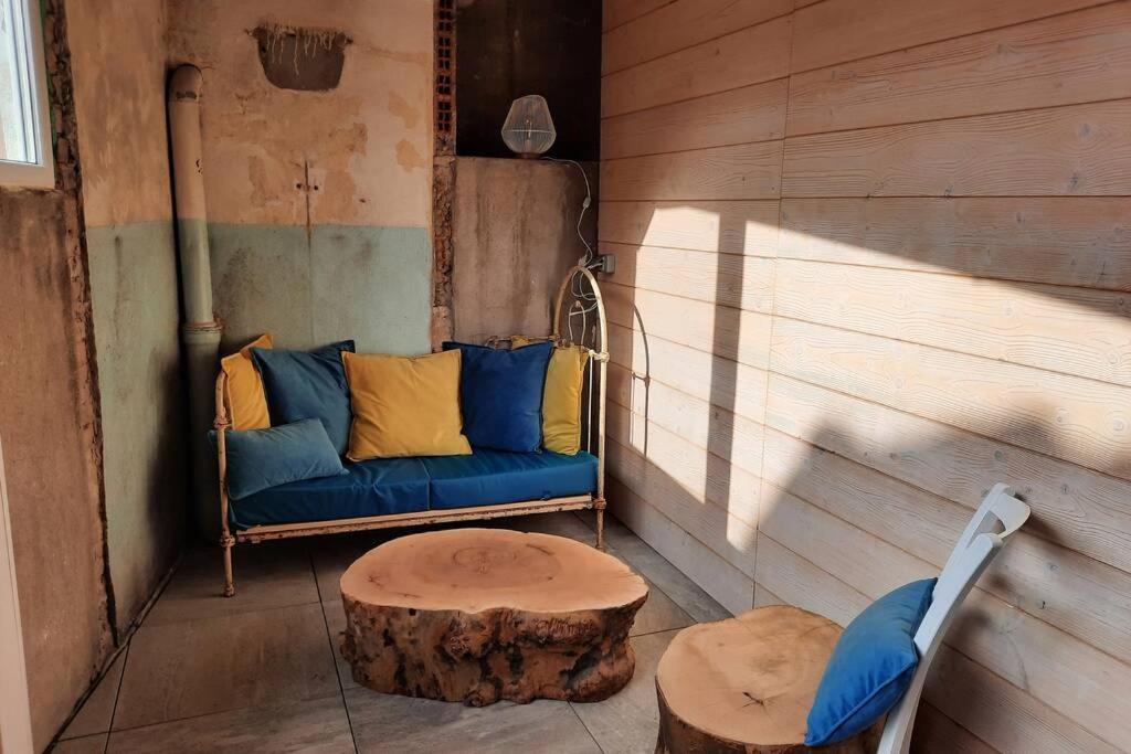 Le Liberte Apartment Aubenas Bagian luar foto